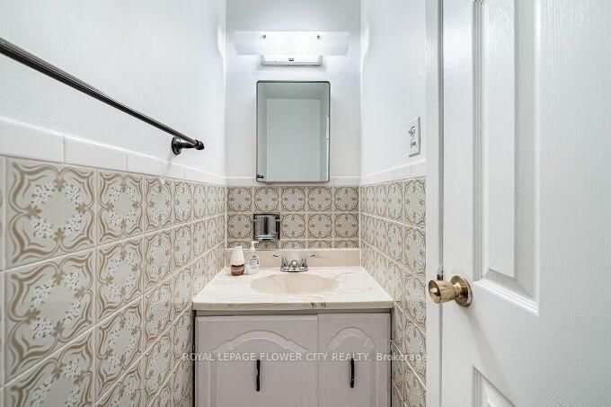 3 Clayhall Crescent • Toronto, ON photo 18