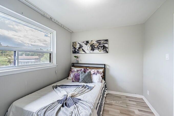 3 Clayhall Crescent • Toronto, ON photo 27