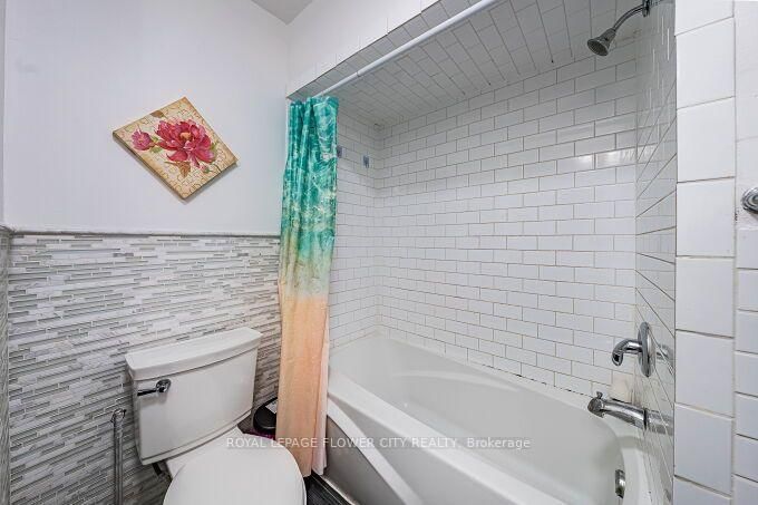 3 Clayhall Crescent • Toronto, ON photo 32