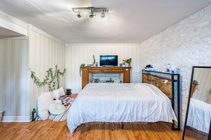 3 Clayhall Crescent • Toronto, ON photo 36