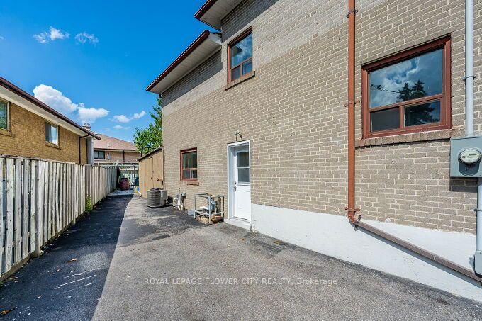 3 Clayhall Crescent • Toronto, ON photo 48