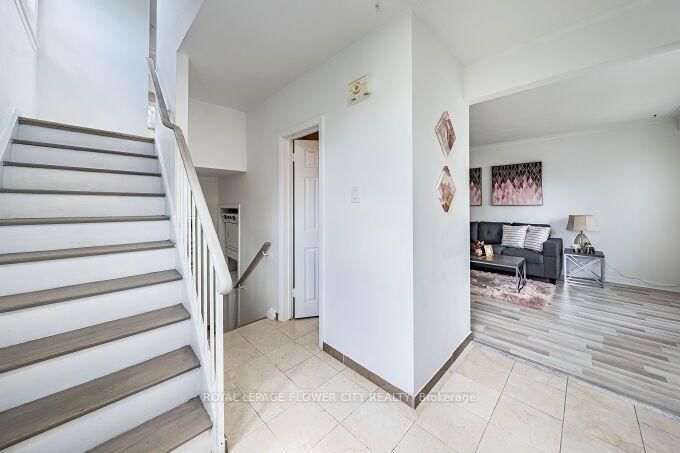3 Clayhall Crescent • Toronto, ON photo 5