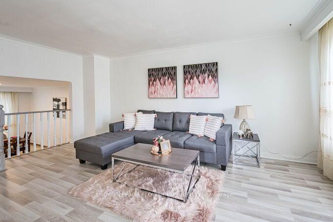 3 Clayhall Crescent • Toronto, ON photo 6