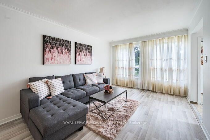 3 Clayhall Crescent • Toronto, ON photo 9