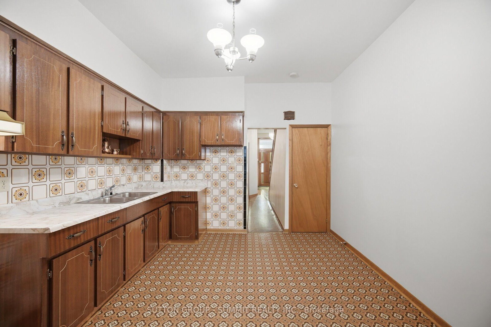 28 SYMINGTON Avenue • Toronto, ON photo 11