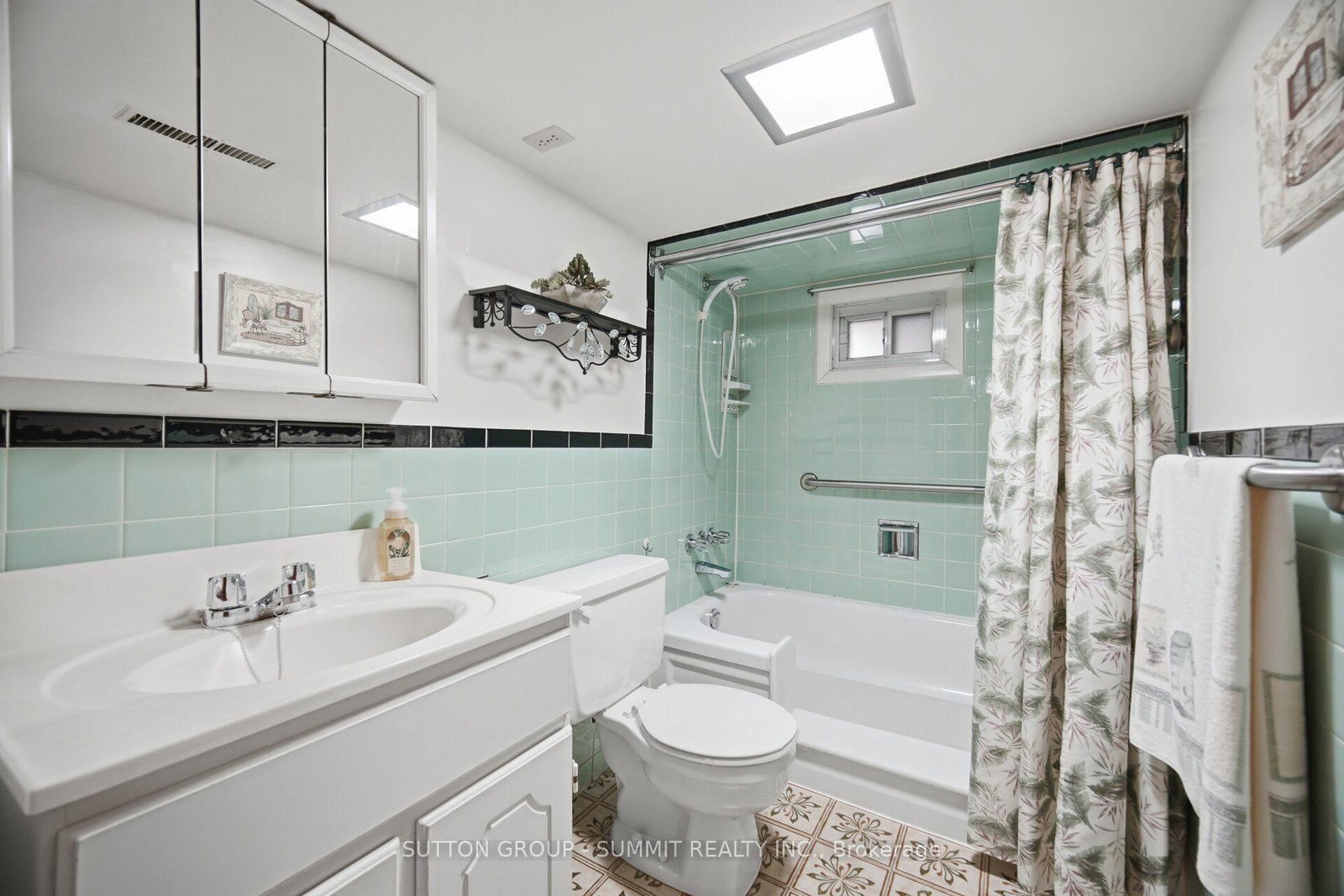 28 SYMINGTON Avenue • Toronto, ON photo 40