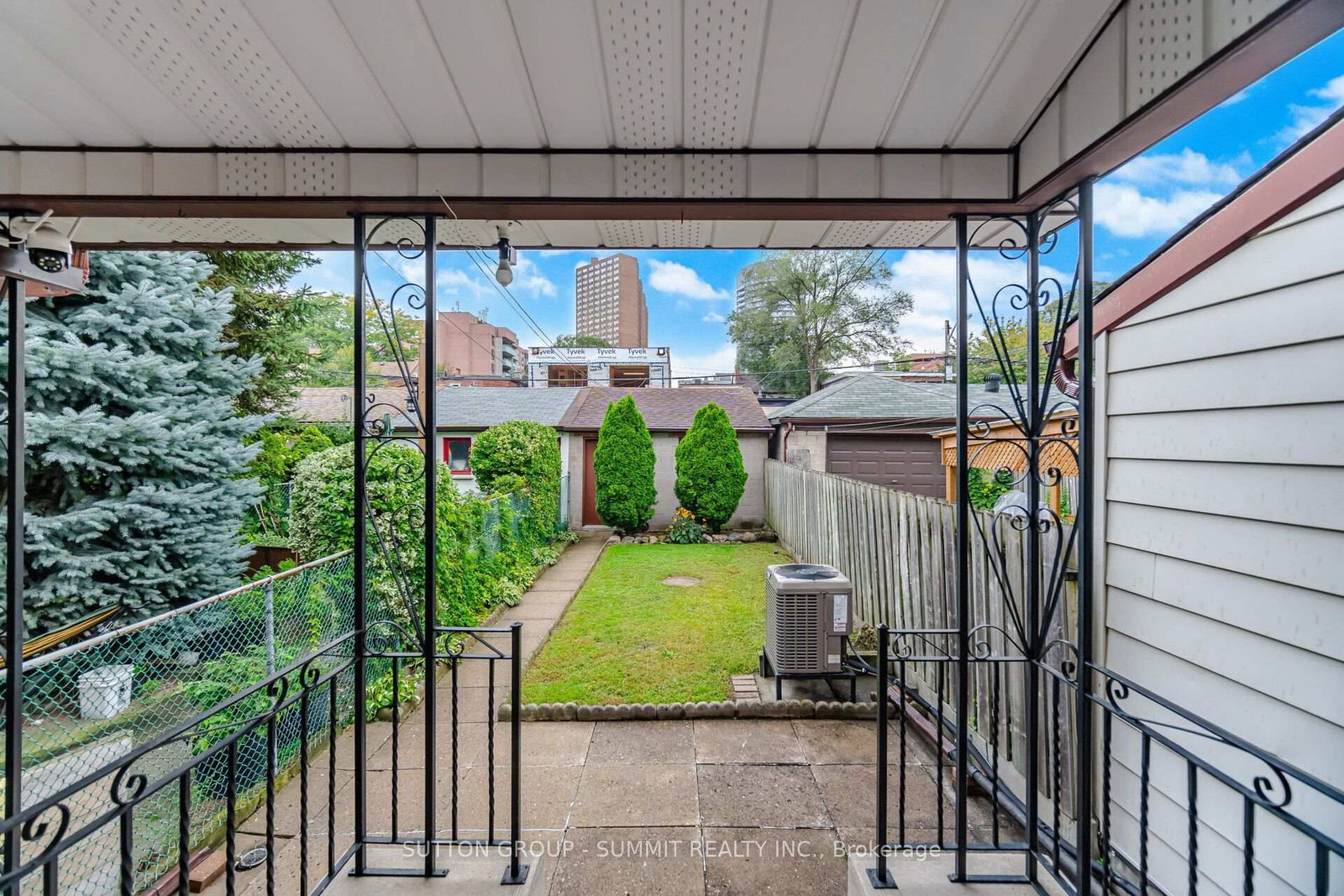 28 SYMINGTON Avenue • Toronto, ON photo 44
