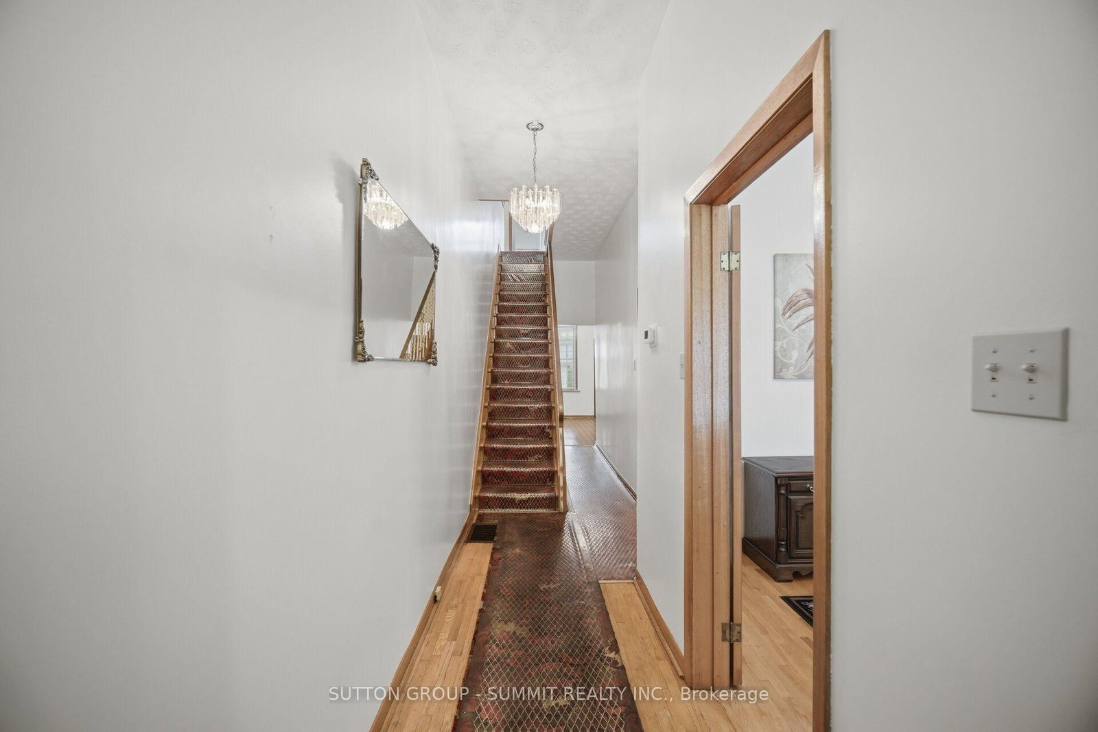 28 SYMINGTON Avenue • Toronto, ON photo 6