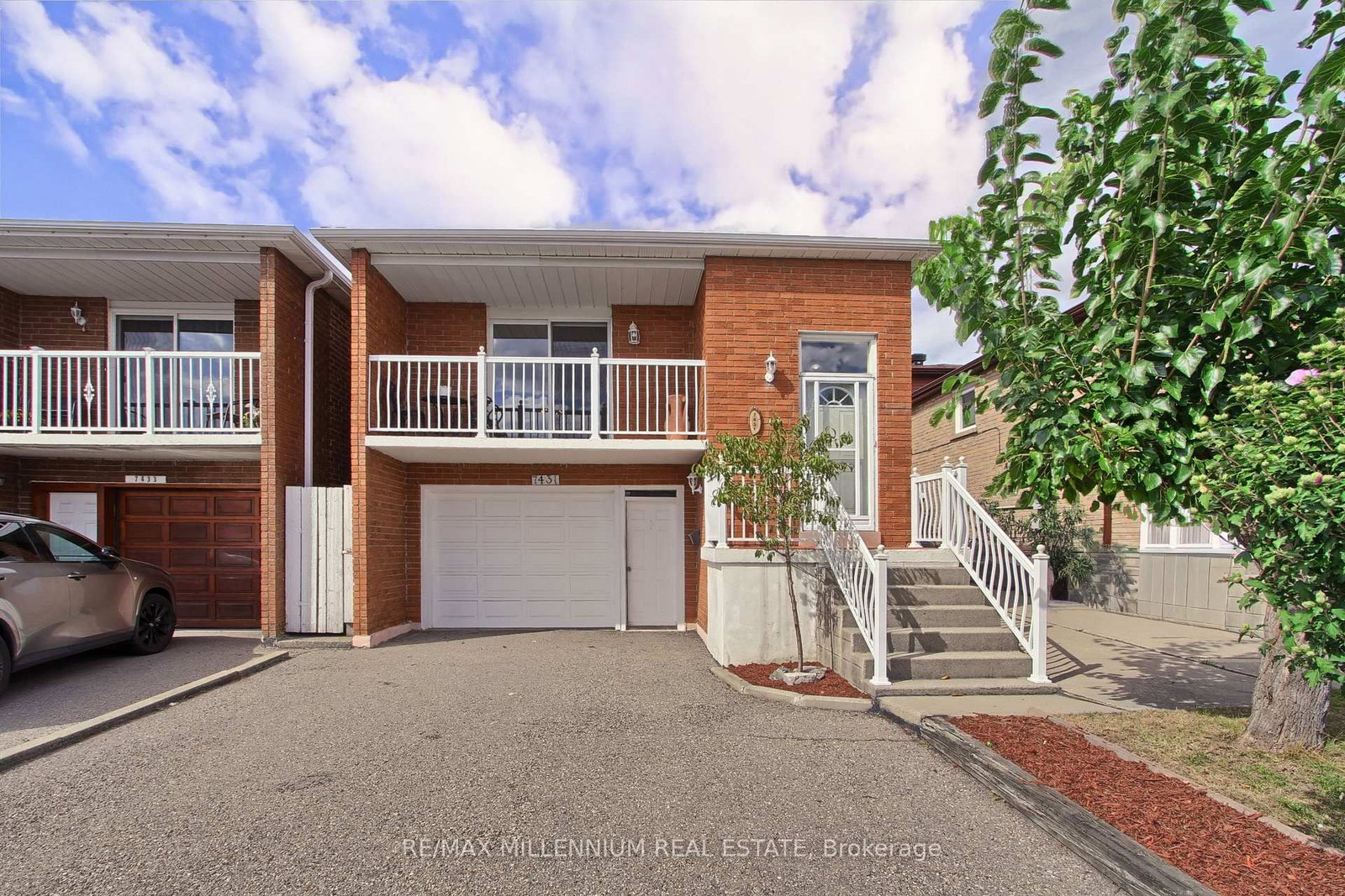 7431 Sigsbee Drive • Mississauga, ON photo 1
