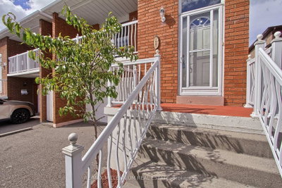 7431 Sigsbee Drive • Mississauga, ON photo 3