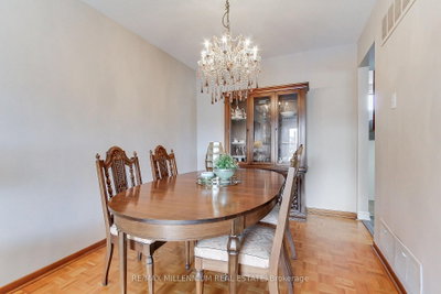 7431 Sigsbee Drive • Mississauga, ON photo 7