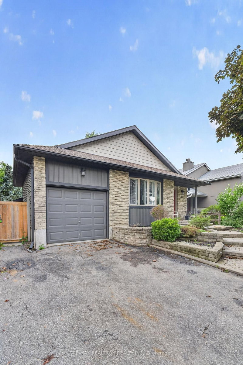 Lower - 10 Richvale Drive S