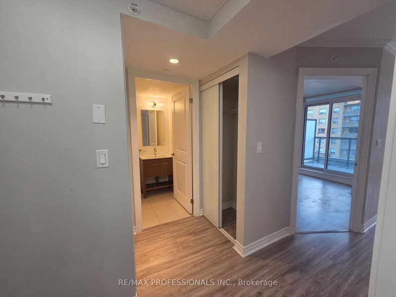422 - 80 Esther Lorrie Drive