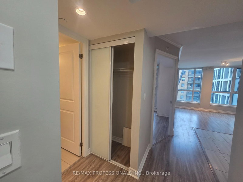 422 - 80 Esther Lorrie Drive