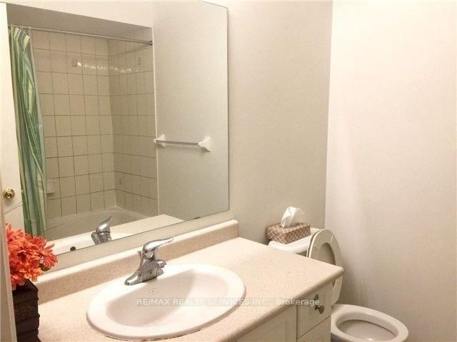 20 Evelyn Wiggins Drive • Toronto, ON photo 8