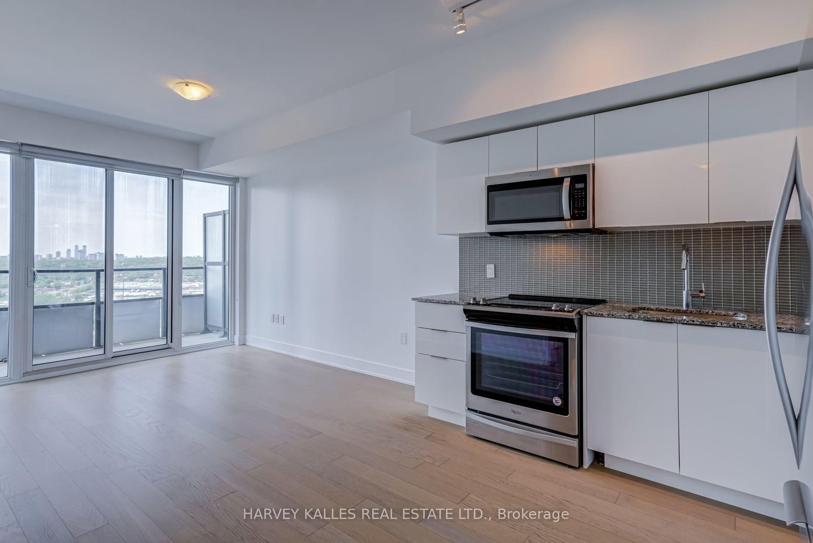30 Shore Breeze Drive • #1822 • Toronto, ON photo 11