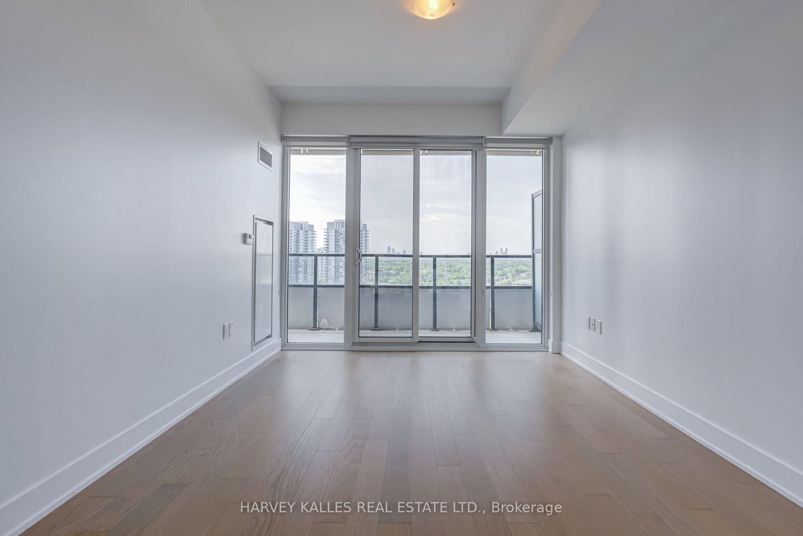 30 Shore Breeze Drive • #1822 • Toronto, ON photo 15