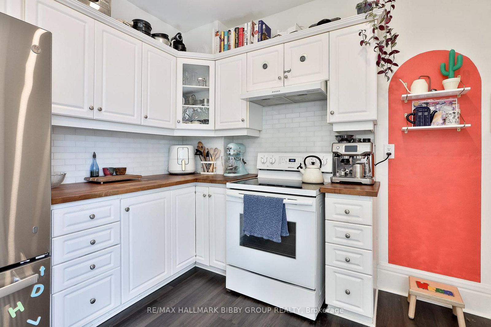 987 Saint Clarens Avenue • Toronto, ON photo 10