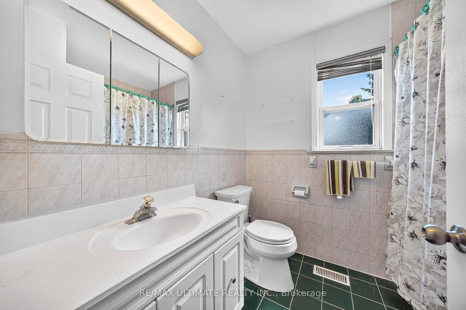 239 Eileen Avenue • Toronto, ON photo 10