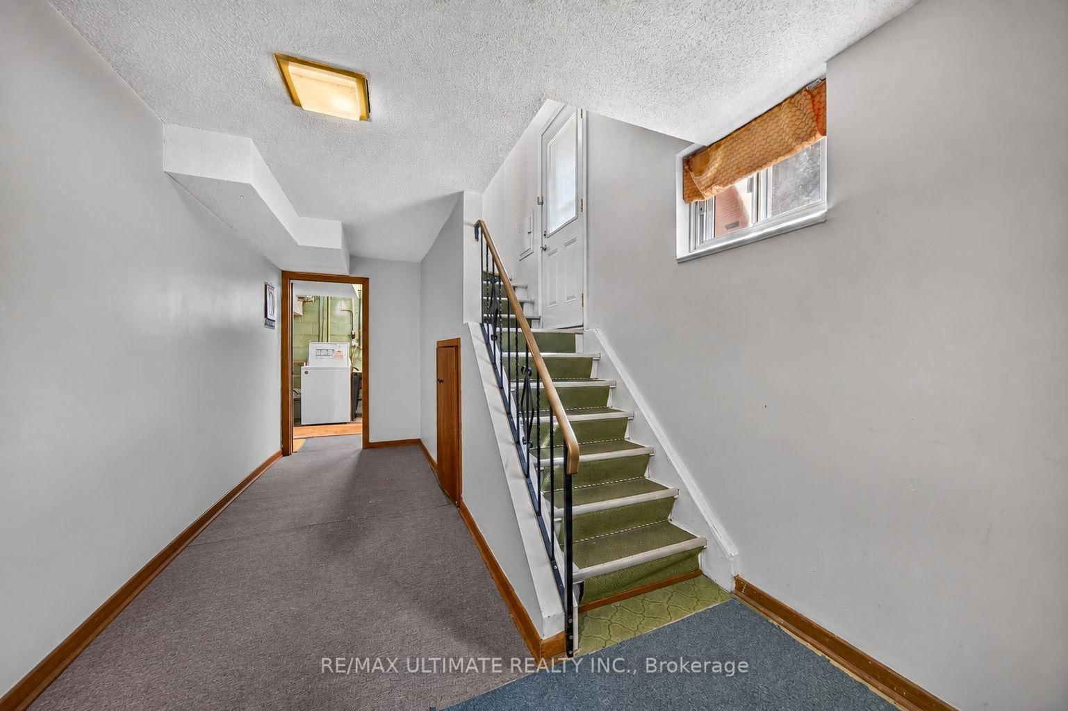 239 Eileen Avenue • Toronto, ON photo 16