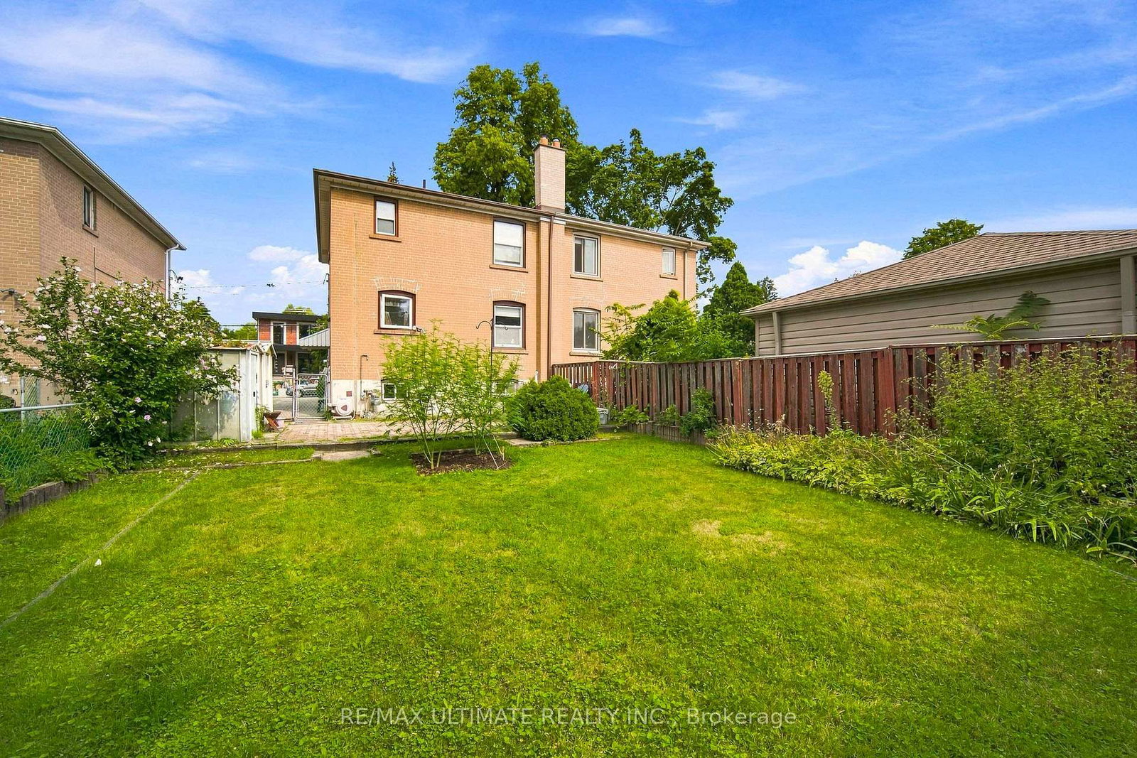 239 Eileen Avenue • Toronto, ON photo 23