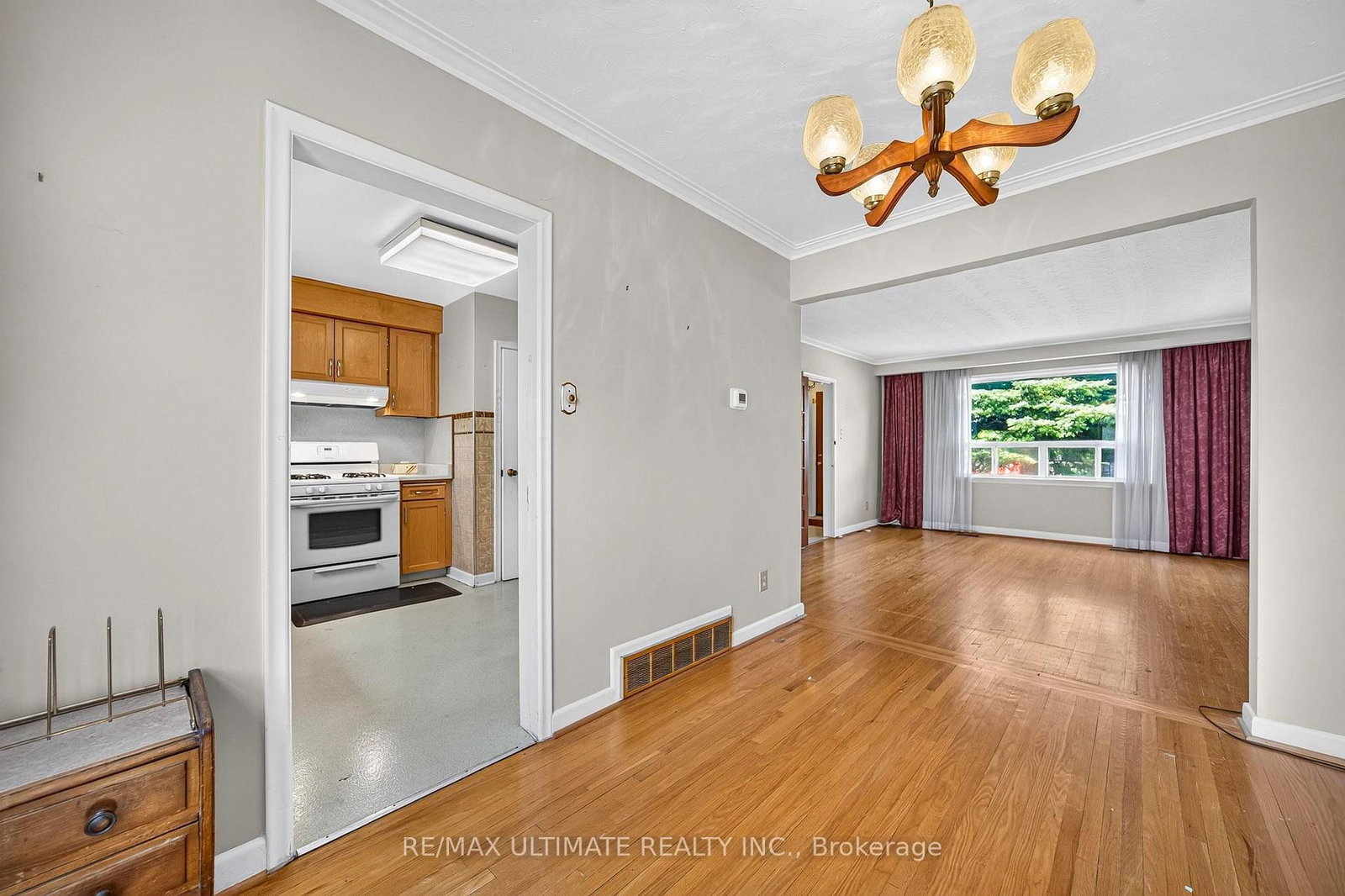239 Eileen Avenue • Toronto, ON photo 3