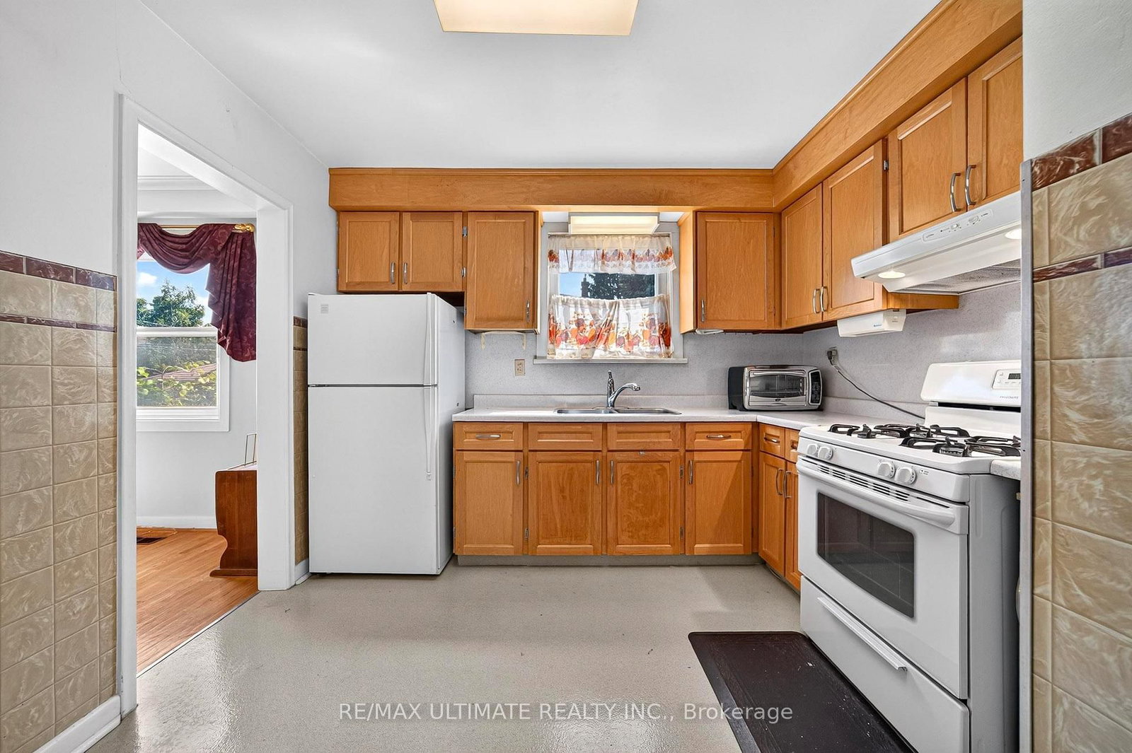 239 Eileen Avenue • Toronto, ON photo 5