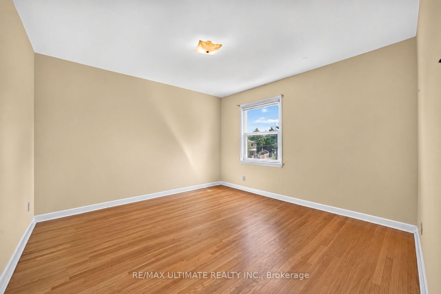 239 Eileen Avenue • Toronto, ON photo 9