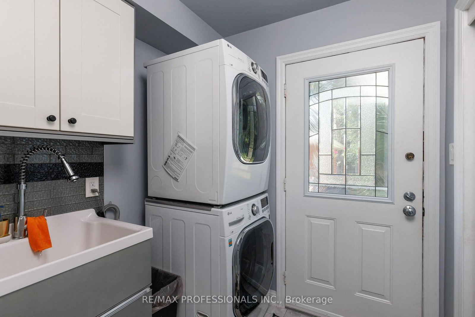106 Rathburn Road • Toronto, ON photo 23