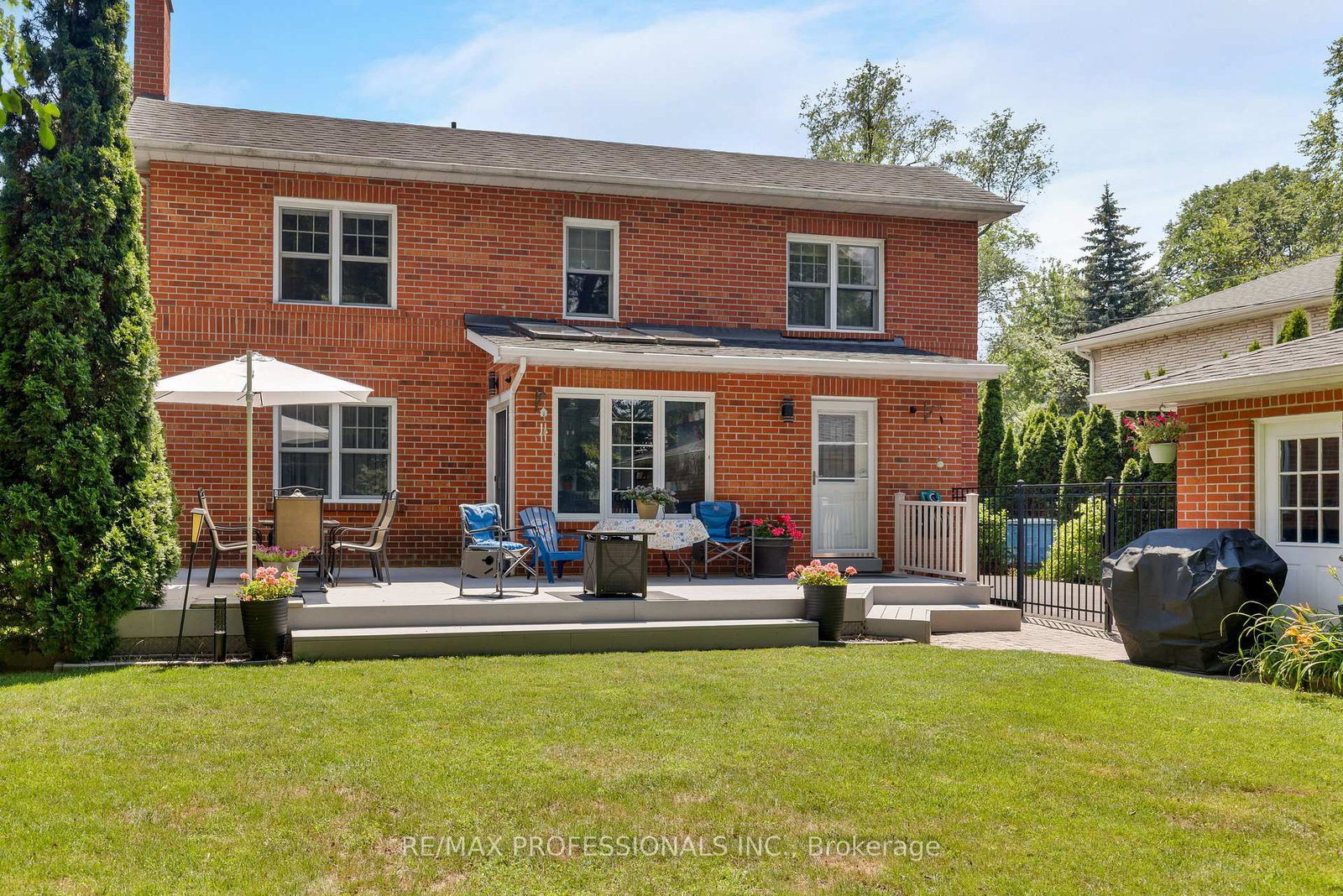 106 Rathburn Road • Toronto, ON photo 26