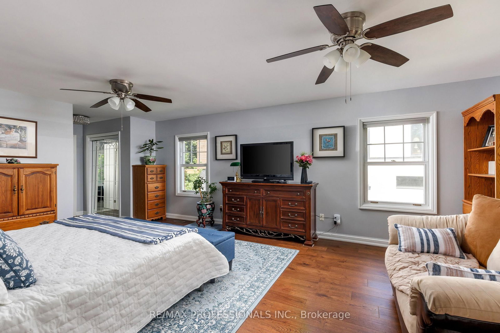 106 Rathburn Road • Toronto, ON photo 31