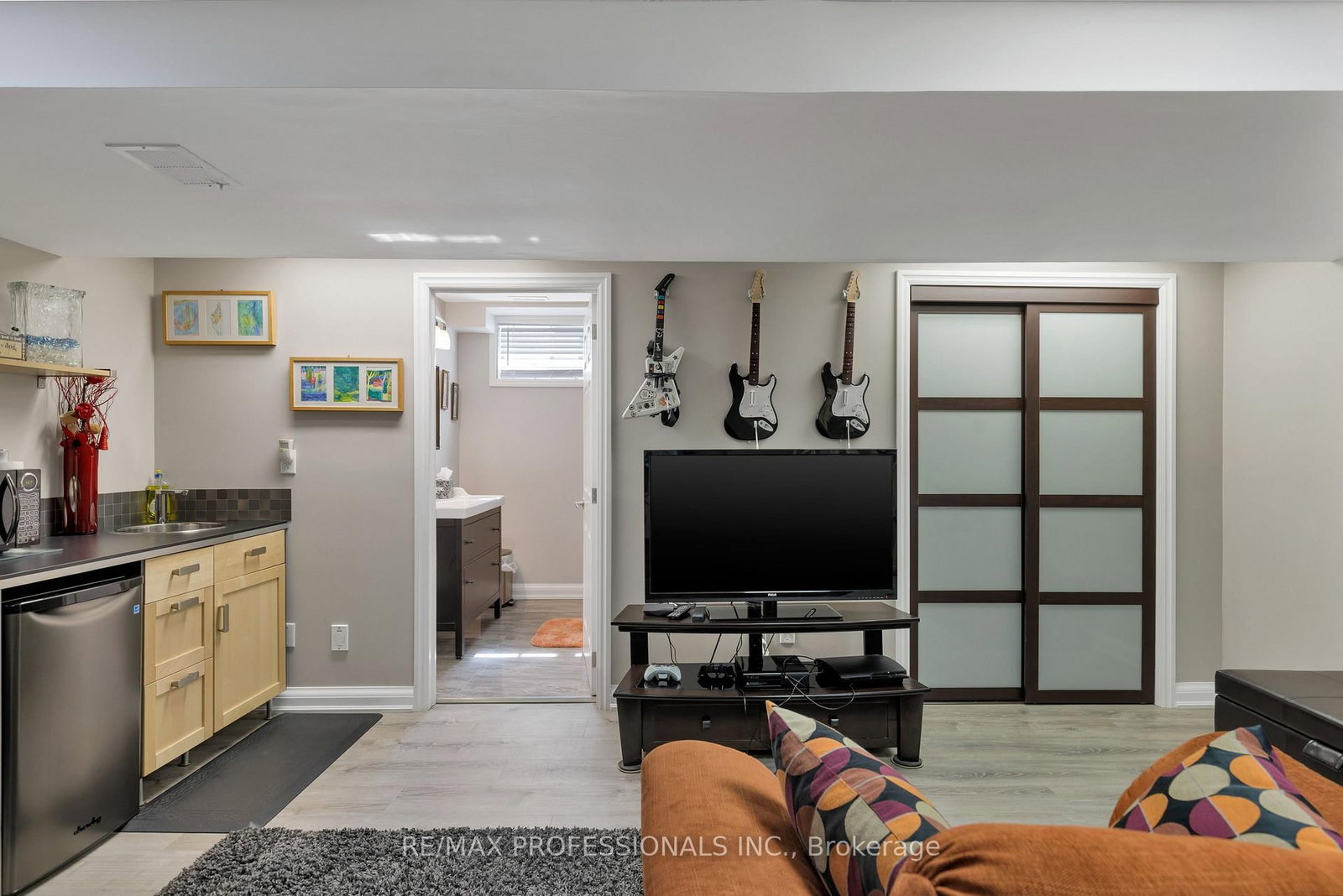 106 Rathburn Road • Toronto, ON photo 47
