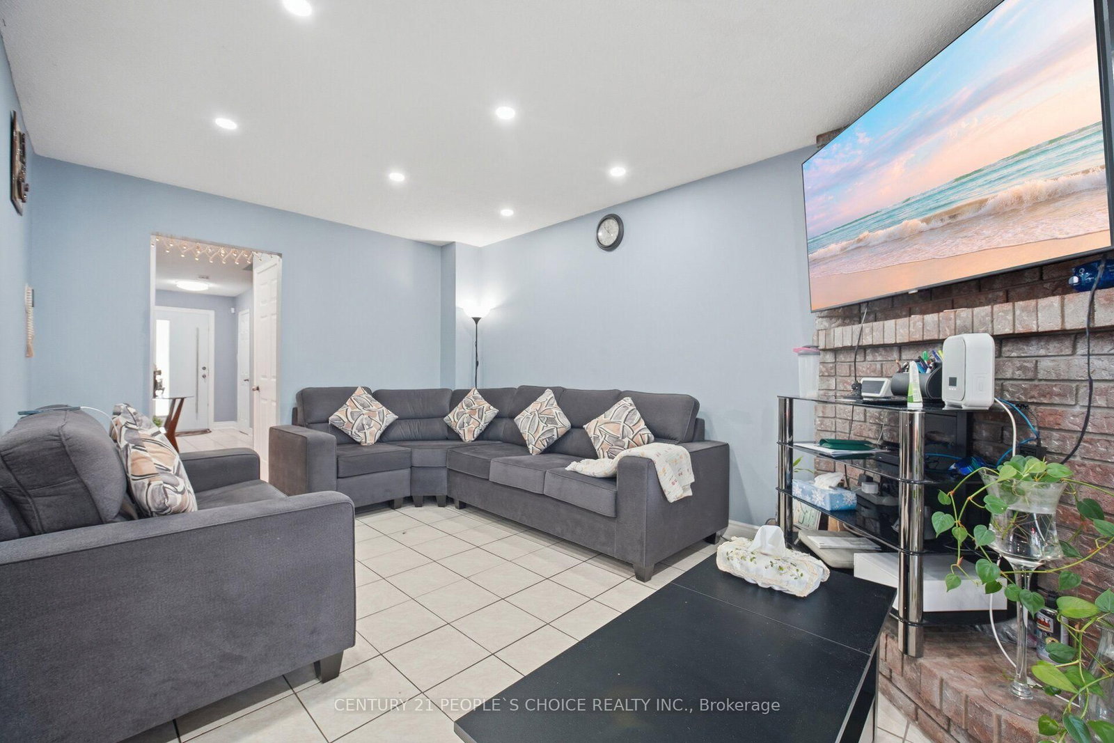 49 Cathy Jean Crescent • Toronto, ON photo 10