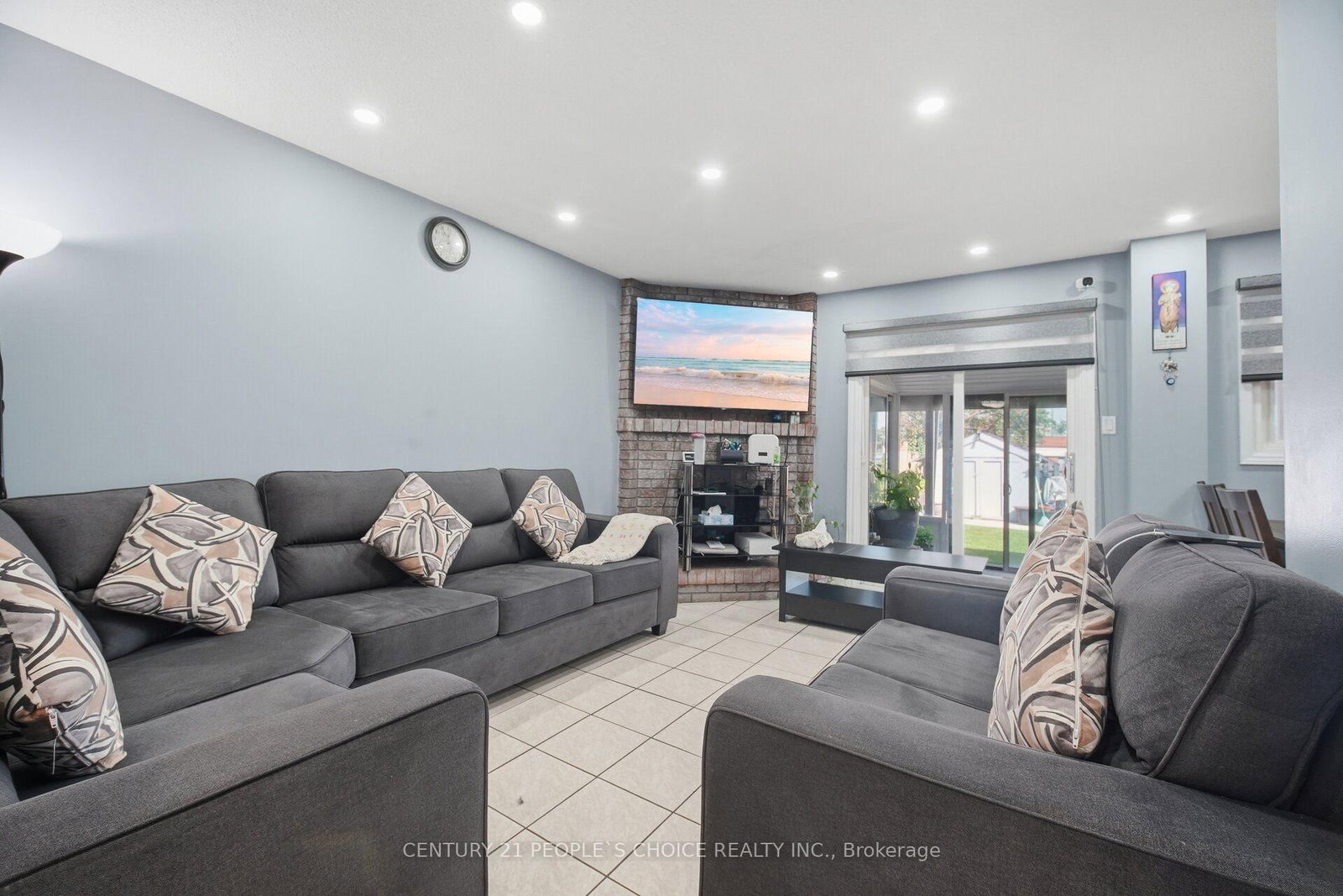 49 Cathy Jean Crescent • Toronto, ON photo 11