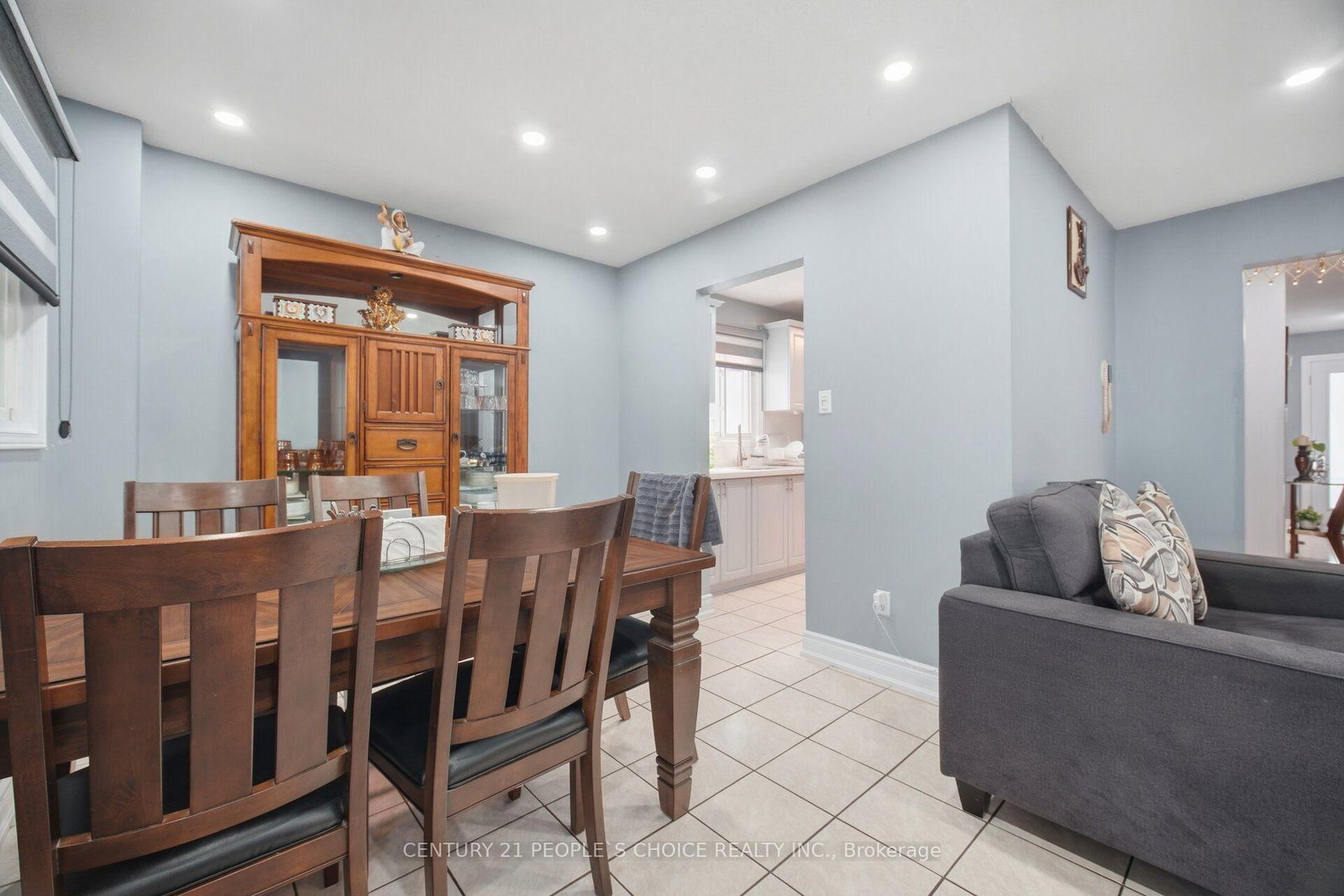 49 Cathy Jean Crescent • Toronto, ON photo 14