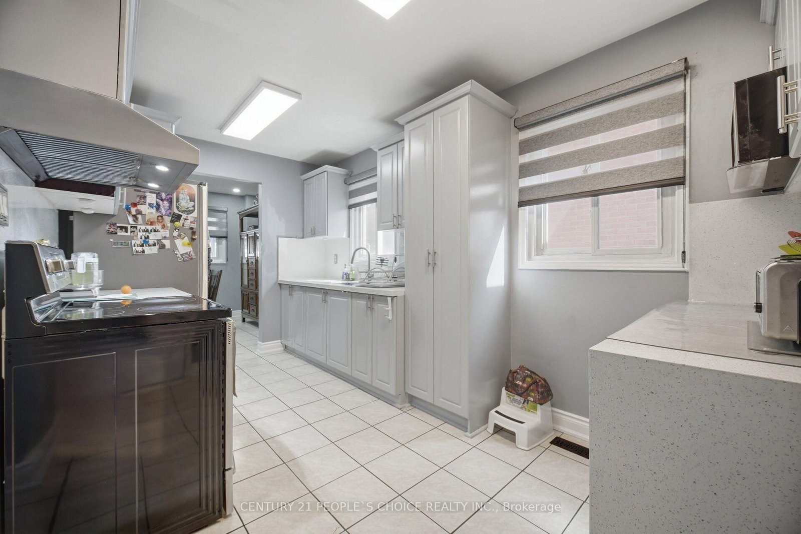 49 Cathy Jean Crescent • Toronto, ON photo 15