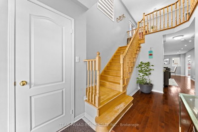 48 Sweet Clover Crescent • Brampton, ON photo 4