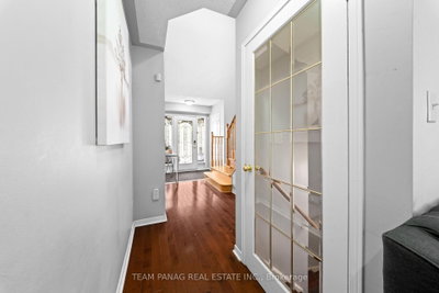 48 Sweet Clover Crescent • Brampton, ON photo 5