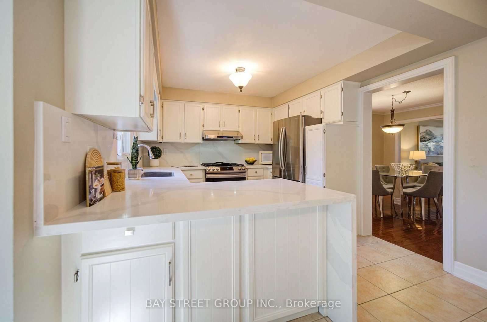 1348 Windrush Drive • Oakville, ON photo 12