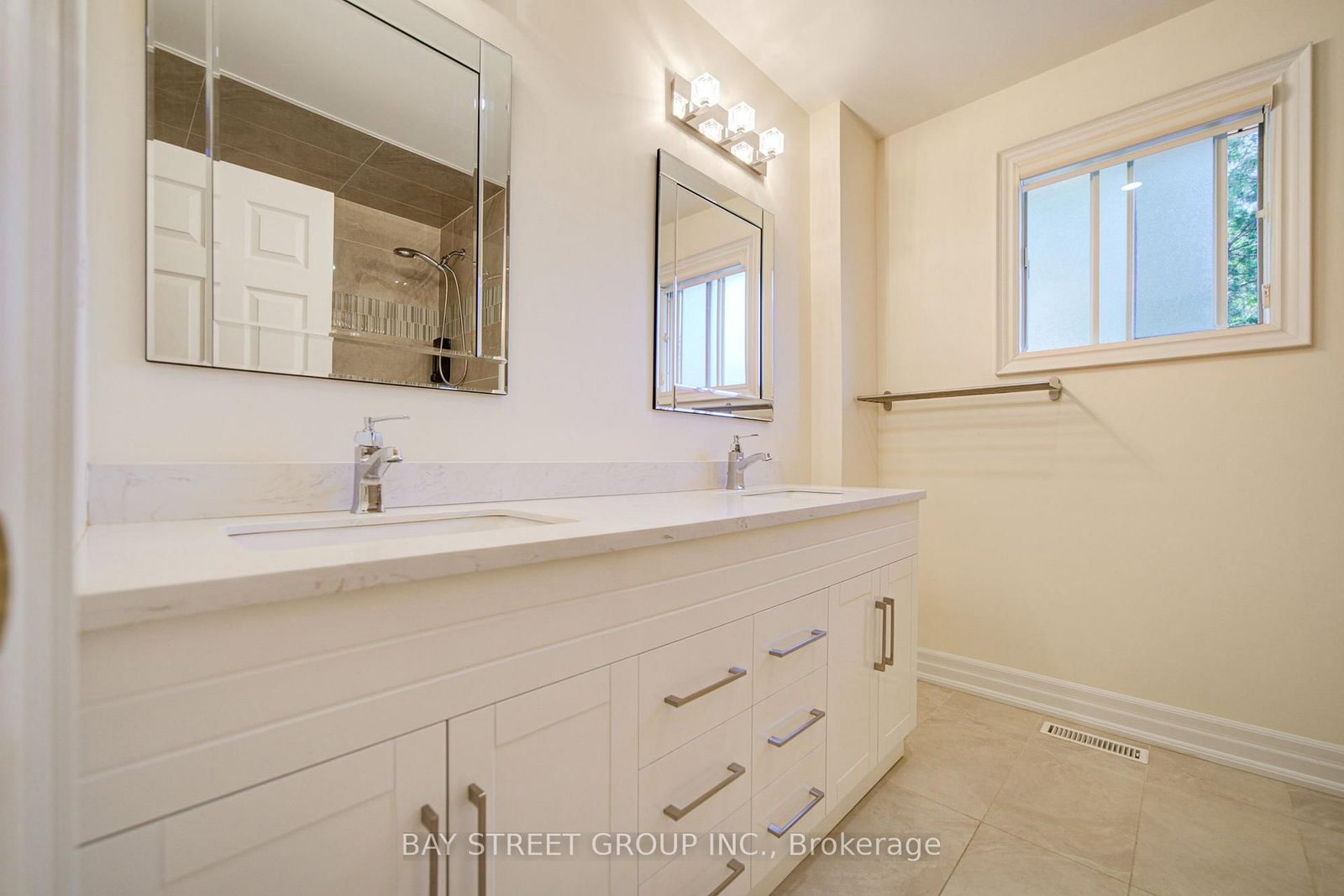 1348 Windrush Drive • Oakville, ON photo 30