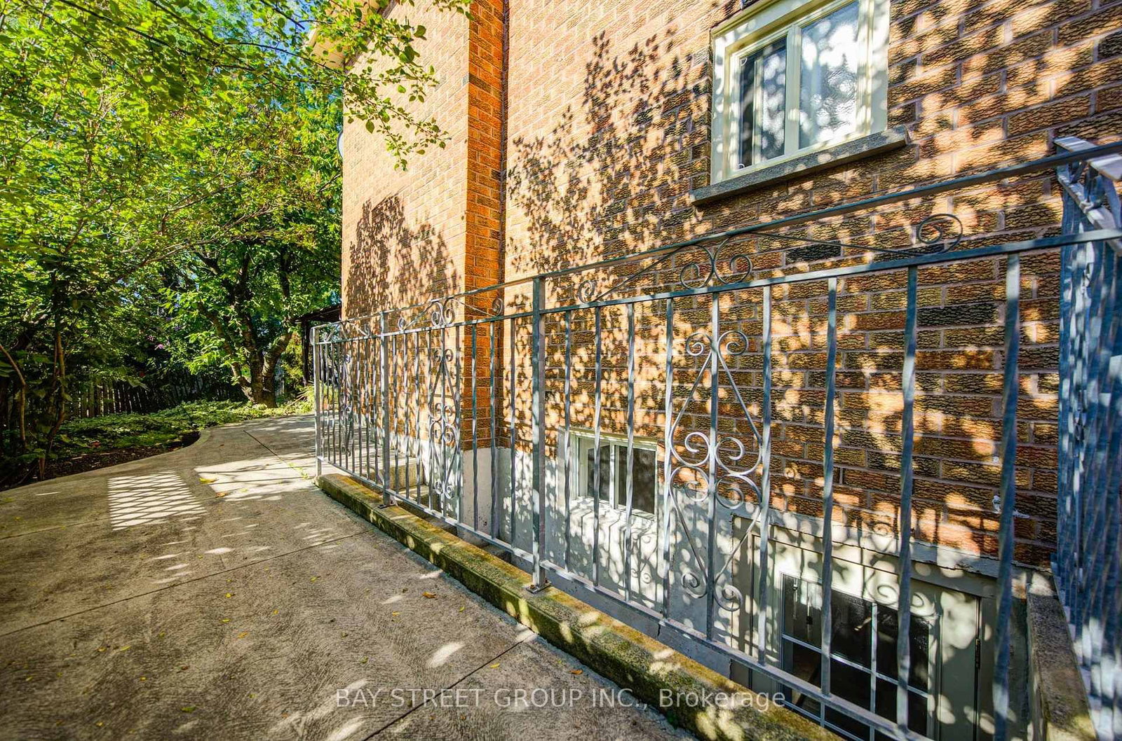 1348 Windrush Drive • Oakville, ON photo 41