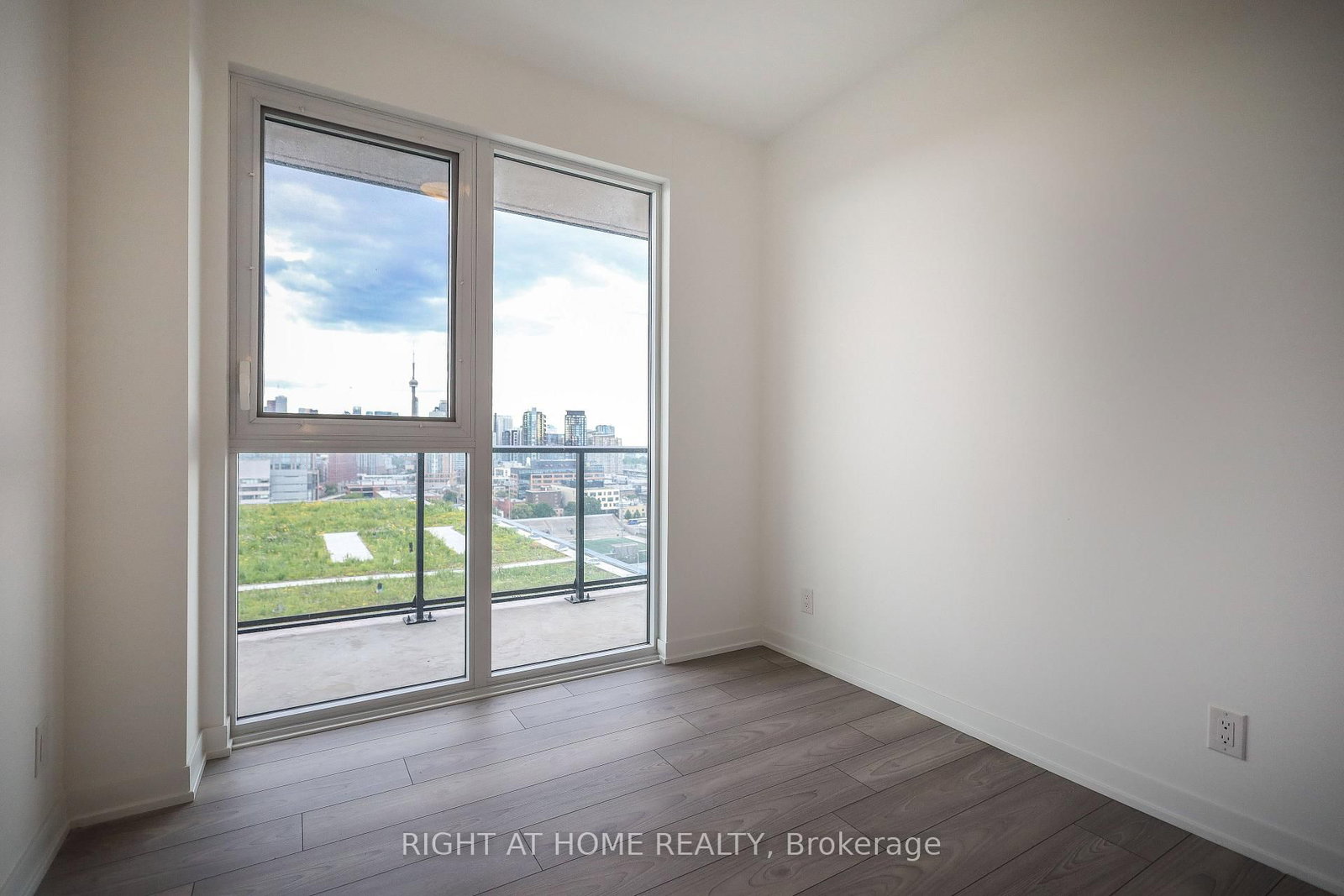 285 Dufferin Street • #1602 • Toronto, ON photo 12