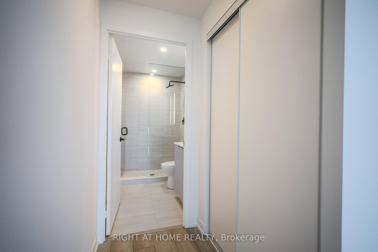 285 Dufferin Street • #1602 • Toronto, ON photo 16