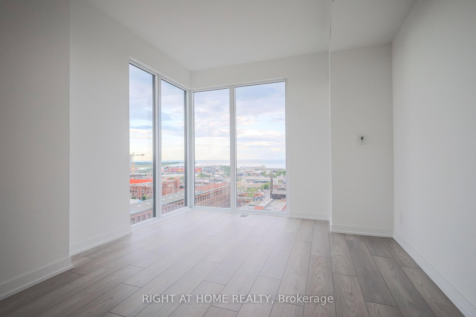 285 Dufferin Street • #1602 • Toronto, ON photo 18