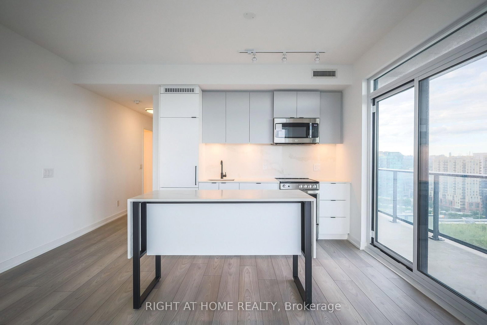 285 Dufferin Street • #1602 • Toronto, ON photo 9