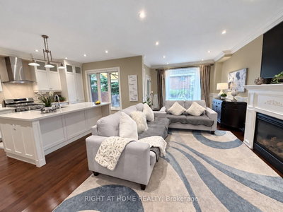 1049 Greaves Avenue • Mississauga, ON photo 5