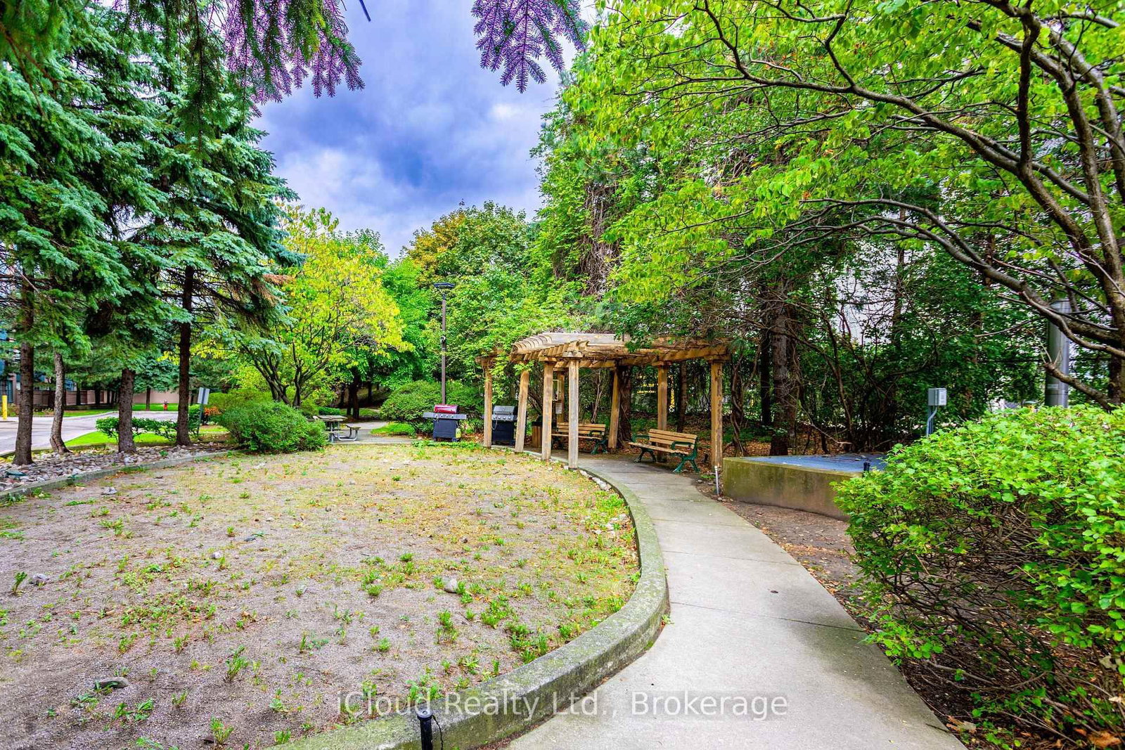 135 Hillcrest Avenue • #903 • Mississauga, ON photo 11