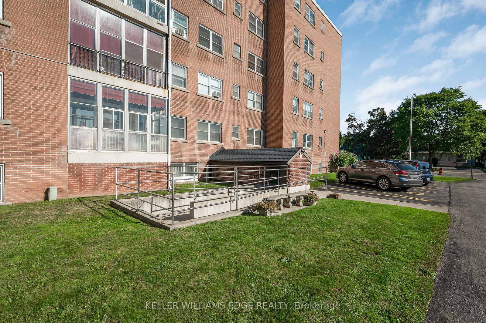 824 Brant Street • #9 • Burlington, ON photo 4
