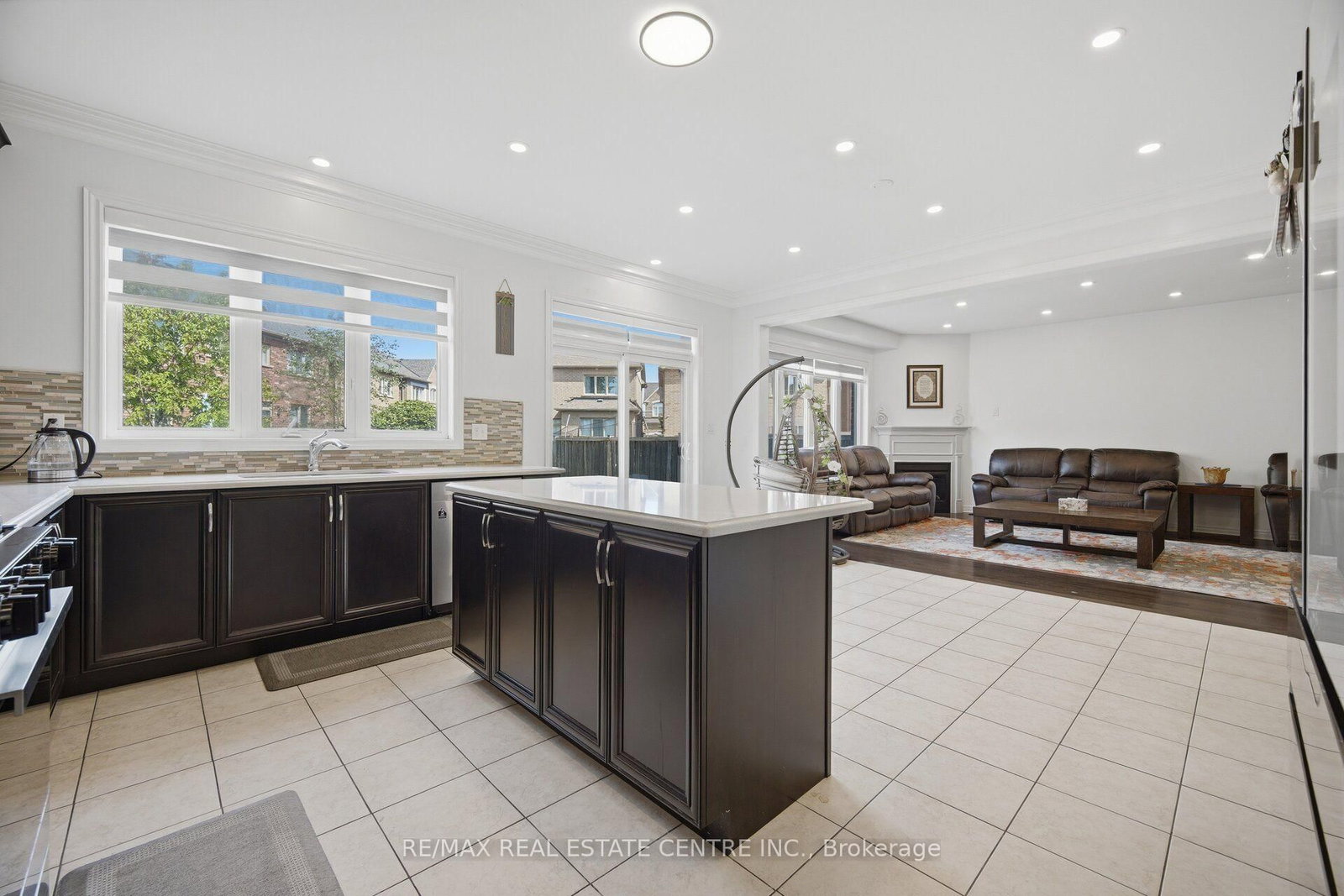 13 Goodsway Trail • Brampton, ON photo 6