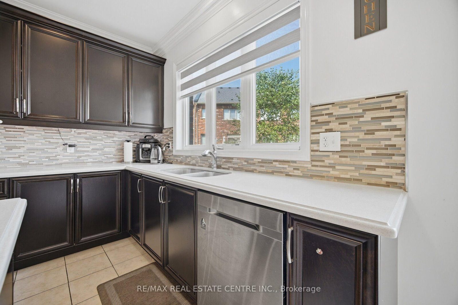 13 Goodsway Trail • Brampton, ON photo 7